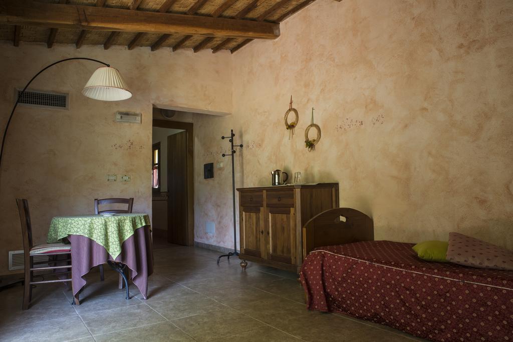 Country Hotel Mandra Edera Abbasanta Pokoj fotografie